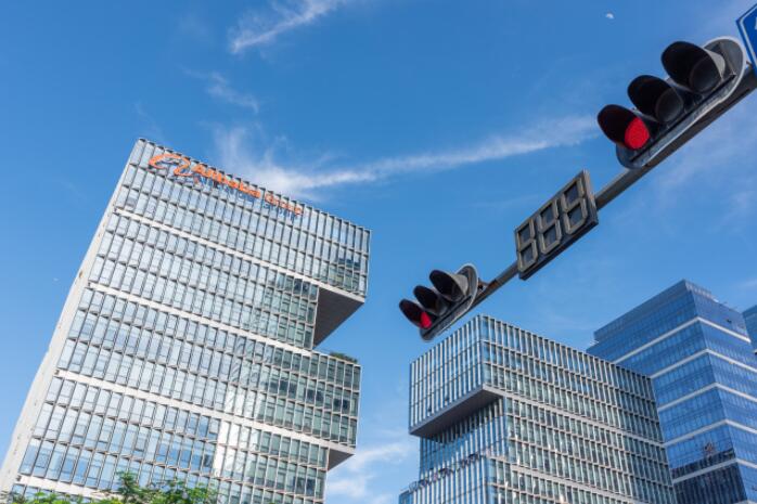 這個(gè)教師節(jié)，阿里張勇時(shí)代正式落幕：最拼CE